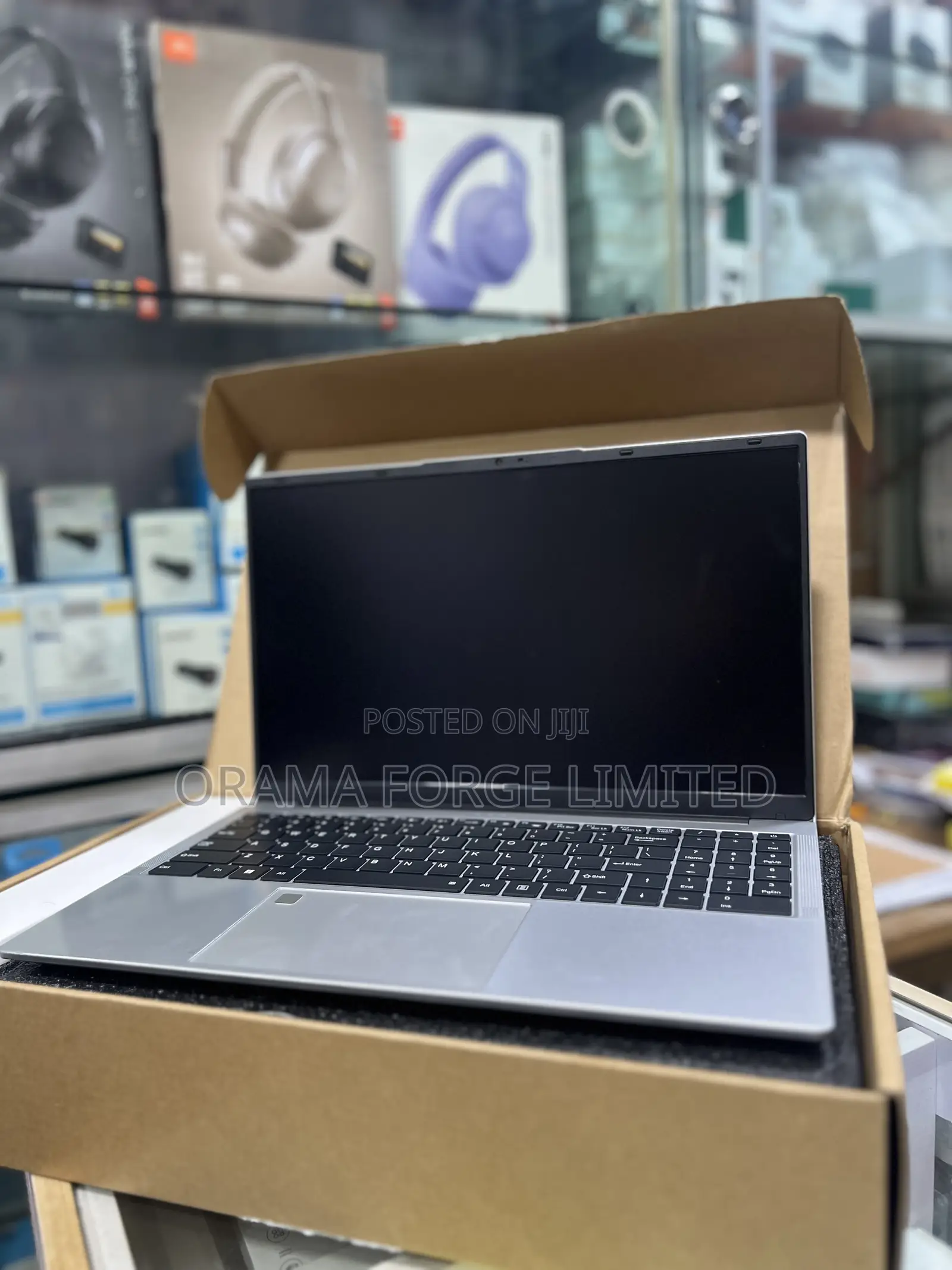 New Laptop 8GB AMD HDD+SSD 512GB