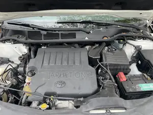 Toyota Venza XLE 4dr Wagon AWD (3.5L 6cyl 6A) 2015 White