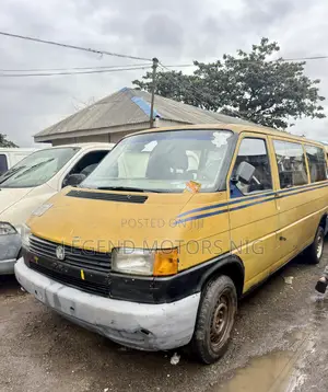 Volkswagen Transporter 2002 Yellow