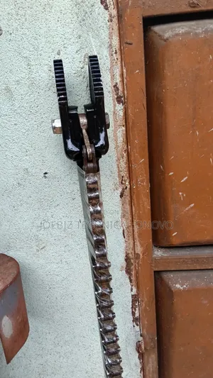 Chain Tong