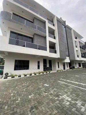 3bdrm Apartment in Lekki Phase 1 for rent