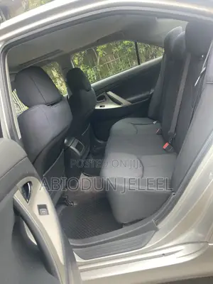 Toyota Camry 2010 Silver