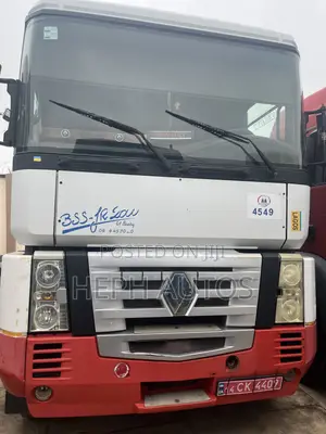 Clean Renault Trucks Premium 440 DXi 11 Trailer Head
