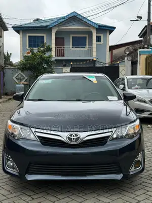 Toyota Camry XLE 4dr Sedan (2.5L 4cyl 6A) 2012 Black