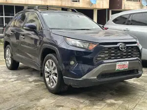 Toyota RAV4 Limited AWD 2019 Blue
