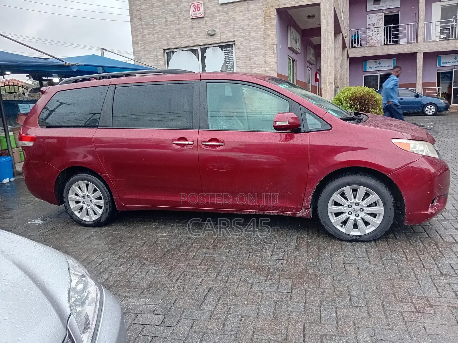 Toyota Sienna 2013 Red