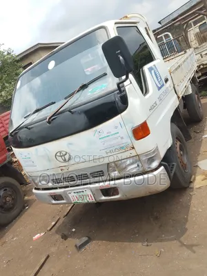 Toyota Dyna 100 7month Used First Body With Petrol Engine
