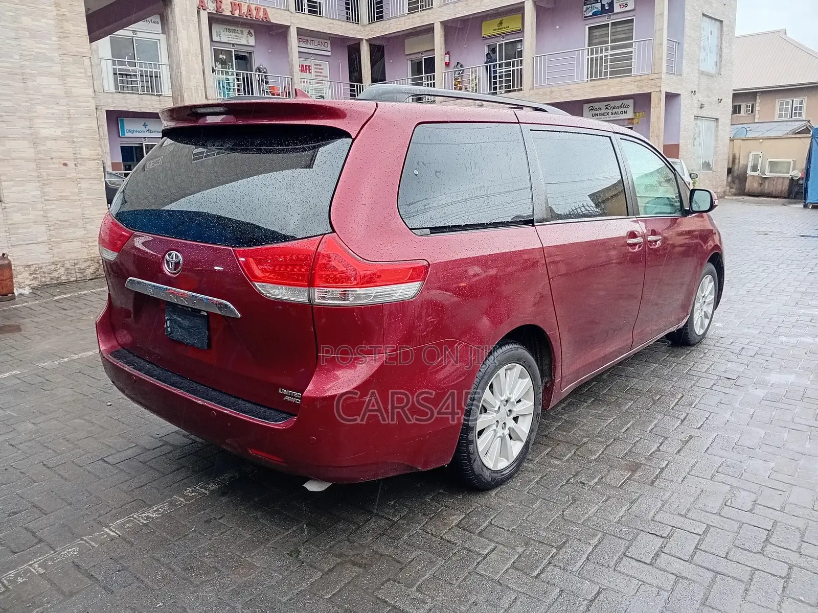 Toyota Sienna 2013 Red