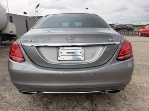 Mercedes-Benz C300 Sport 4dr AWD 4Matic Sedan (2.0L 4cyl 7A) 2015 Gray
