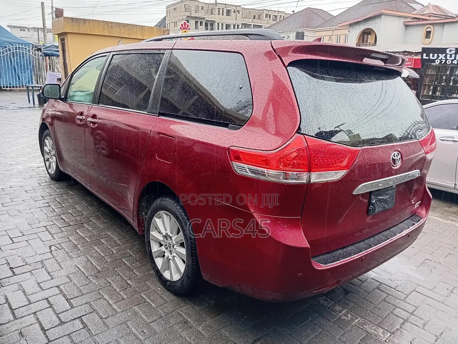 Toyota Sienna 2013 Red