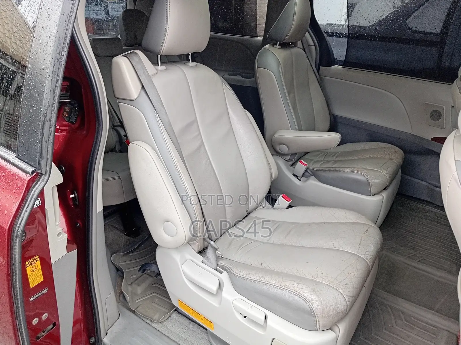 Toyota Sienna 2013 Red