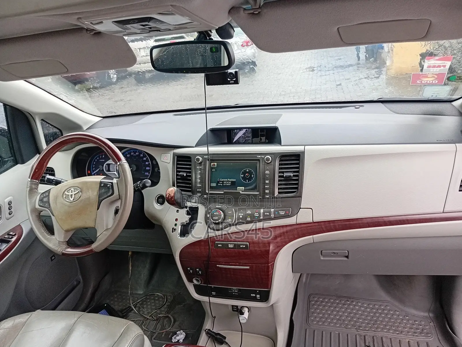 Toyota Sienna 2013 Red