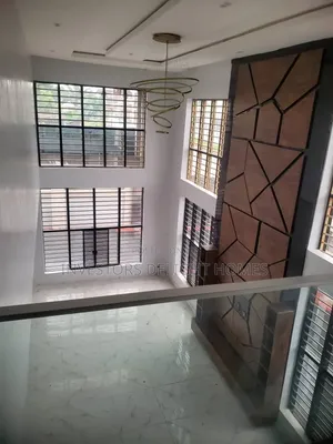 5bdrm Duplex in Oshimili North for sale