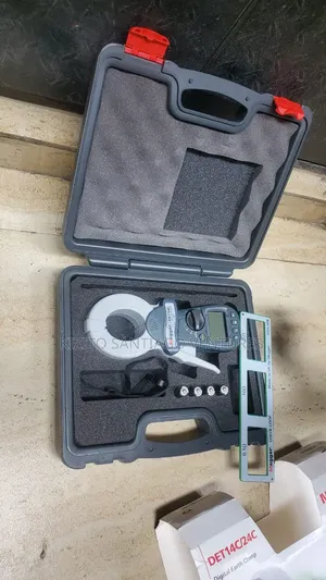 Megger Earth Clamp Tester