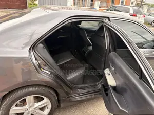 Toyota Camry SE 4dr Sedan (2.5L 4cyl 6A) 2013 Gray
