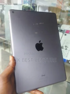 Apple iPad 9.7 32 GB Gray