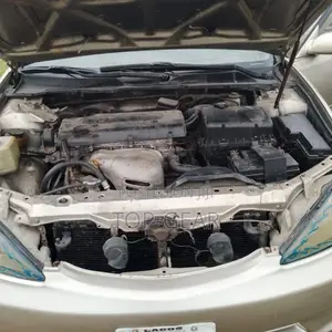 Toyota Camry LE 4dr Sedan (2.4L 4cyl 5M) 2003 Silver