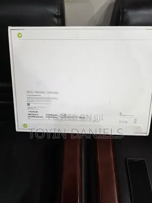 New Laptop Apple MacBook Pro 2025 M5 16GB Apple M5 SSD 512GB