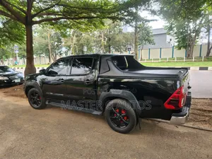 Toyota Hilux 2017 Black