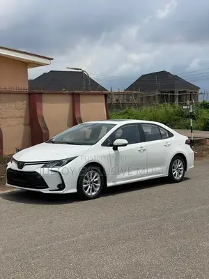 Toyota Corolla 2025 White