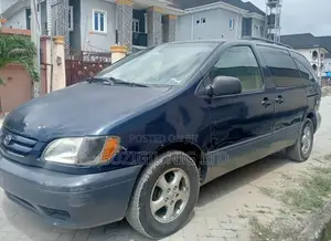 Toyota Sienna 2002 Blue