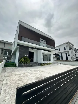 5bdrm Duplex in Ikota for sale