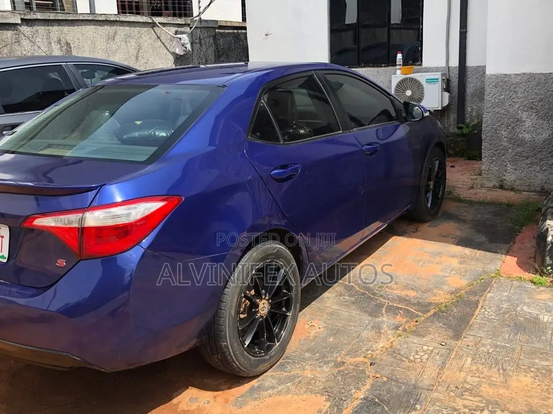 Toyota Corolla 2015 Blue