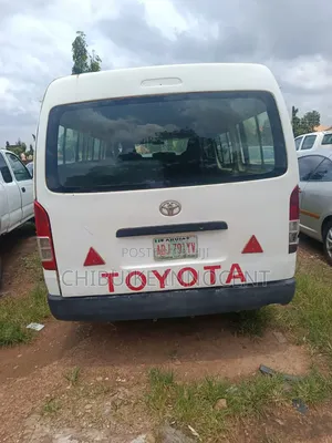 Toyota HiAce 2012 White