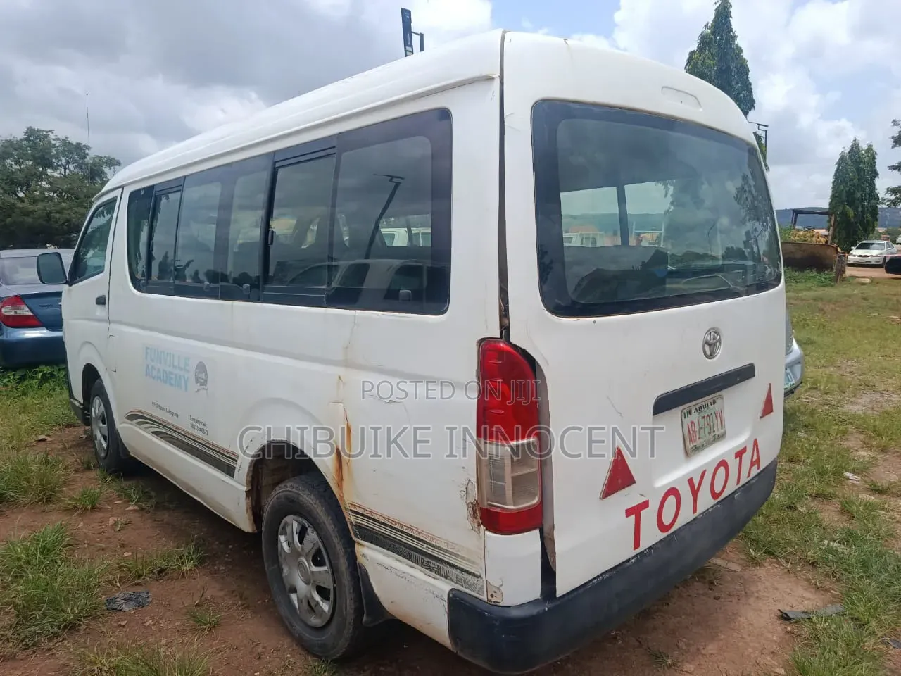 Toyota HiAce 2012 White
