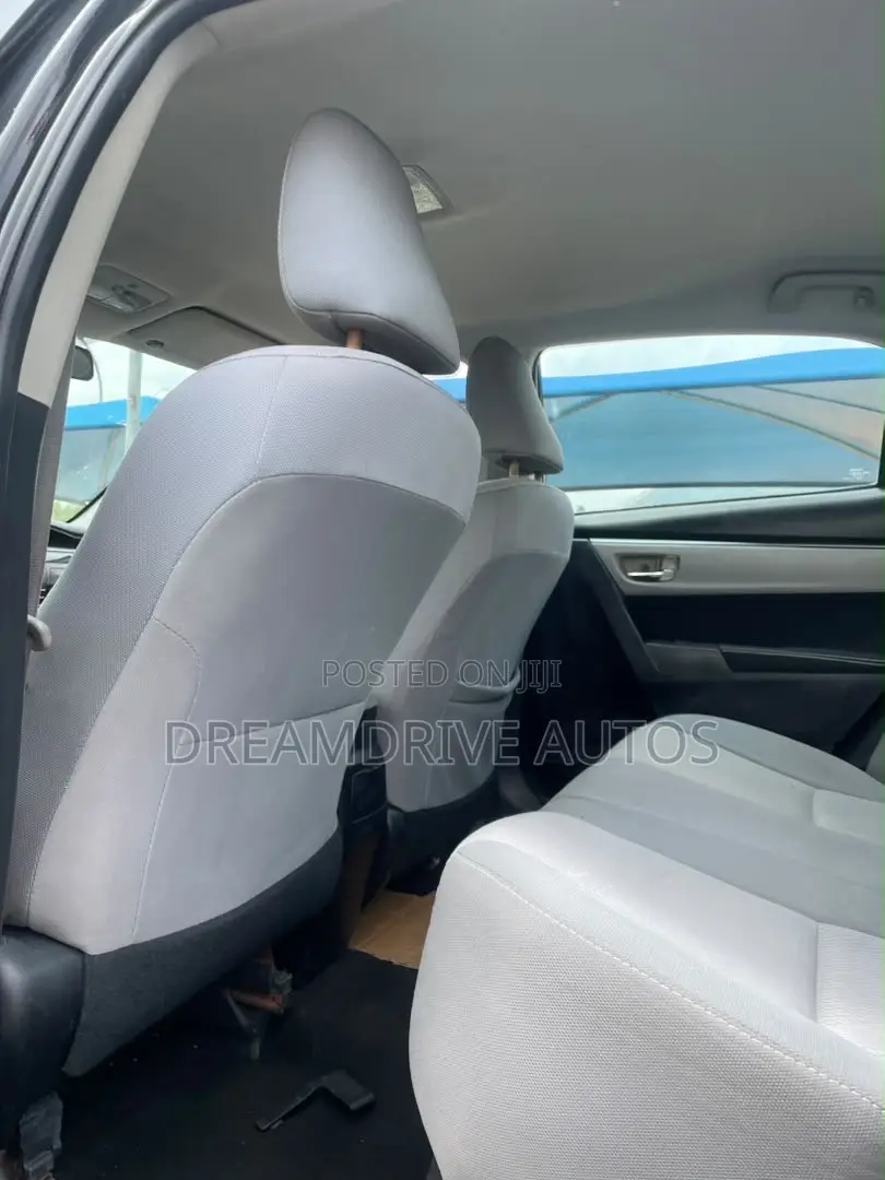 Toyota Corolla 2015 Black