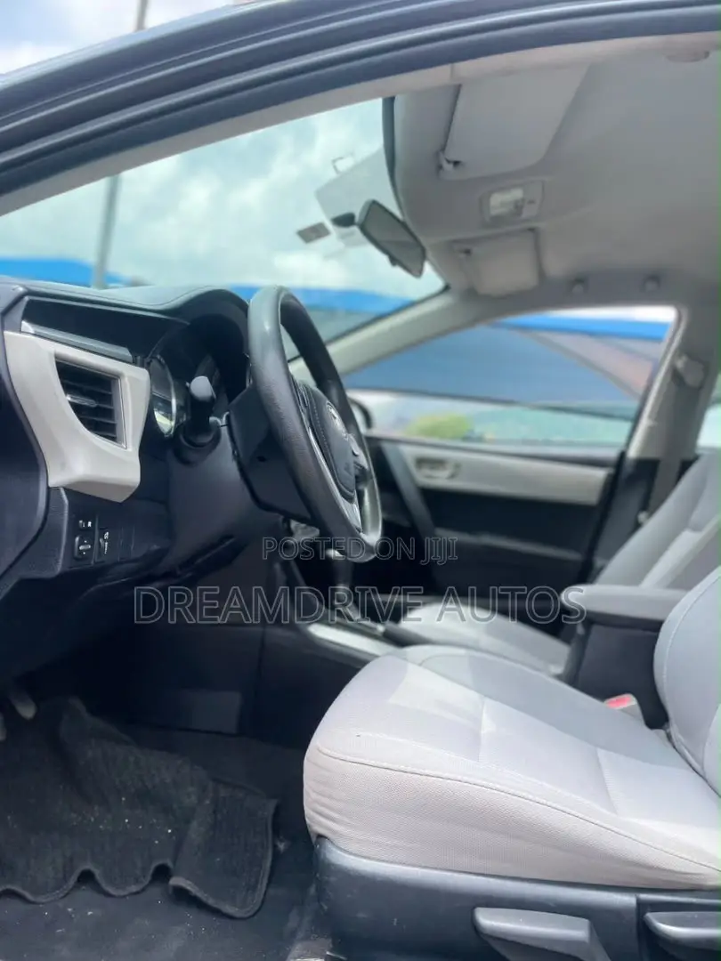 Toyota Corolla 2015 Black