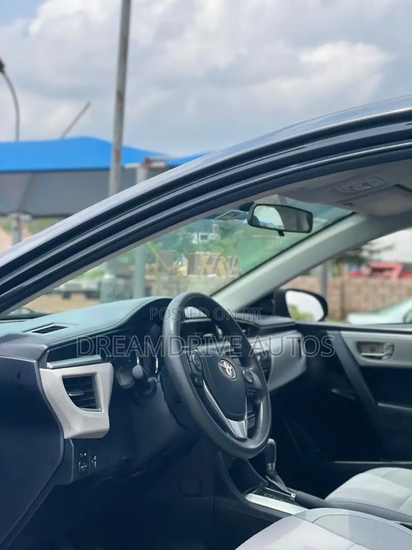 Toyota Corolla 2015 Black