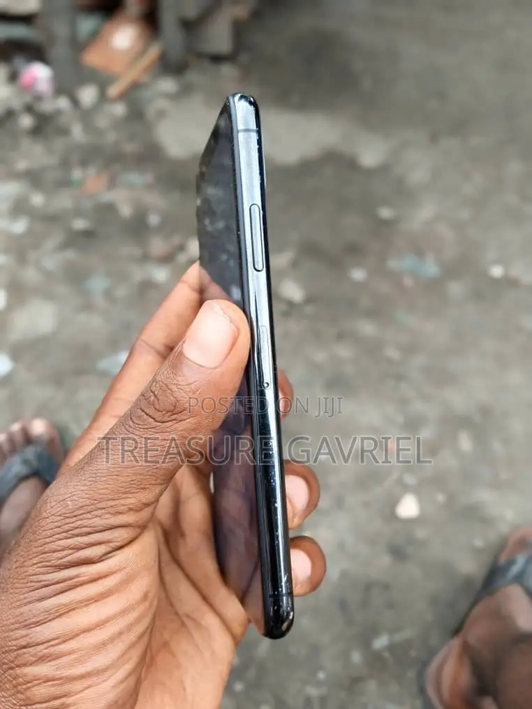 Apple iPhone X 64 GB Black