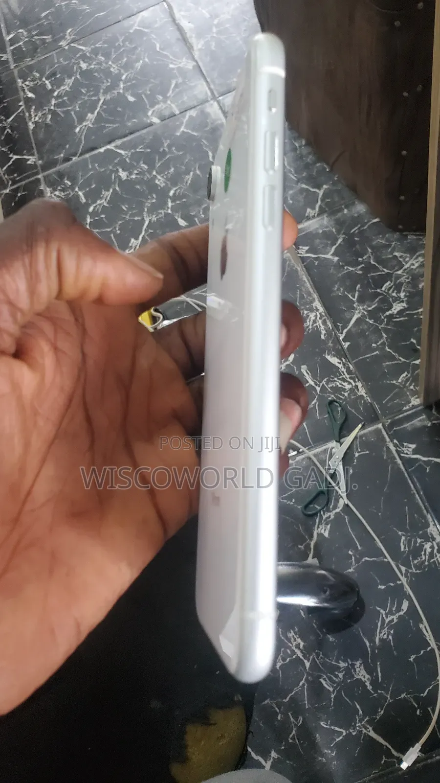 Apple iPhone XR 64 GB White