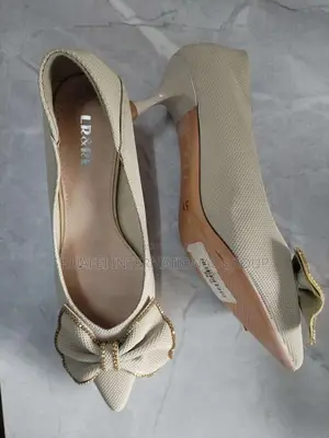 Beige Pointed Toe Kitten Heel With Bow