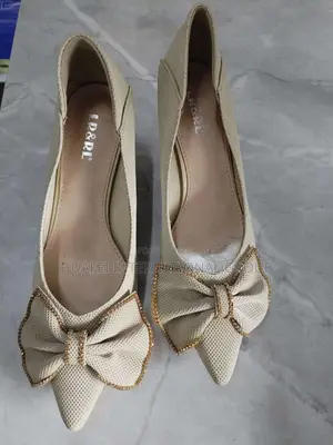 Beige Pointed Toe Kitten Heel With Bow