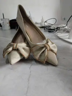 Beige Pointed Toe Kitten Heel With Bow
