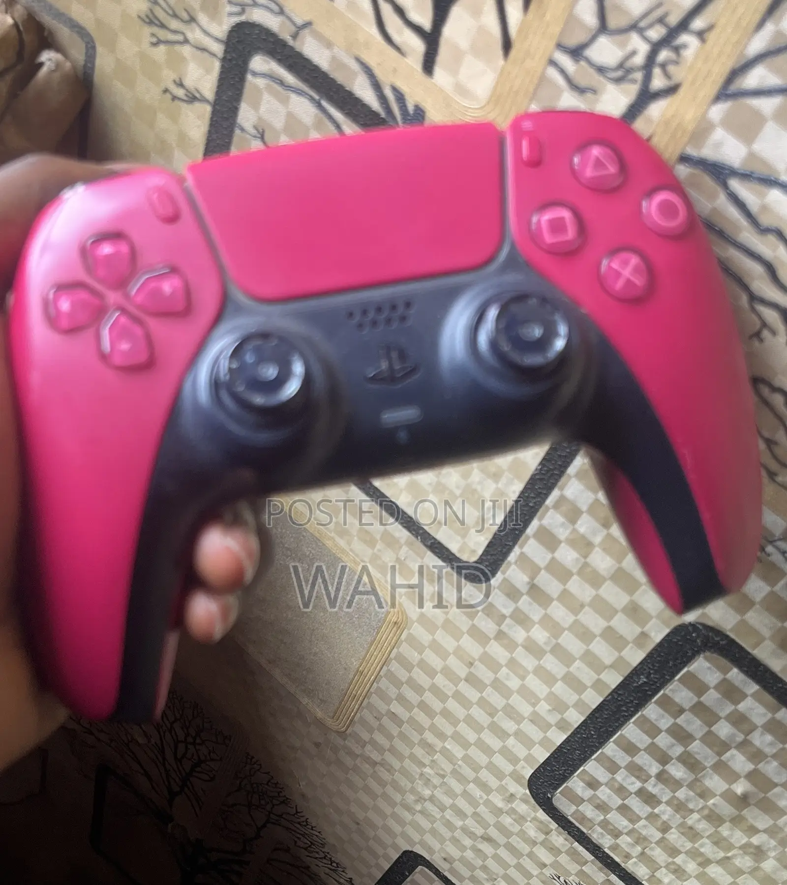 PS5 Controller Without Thumbgrips