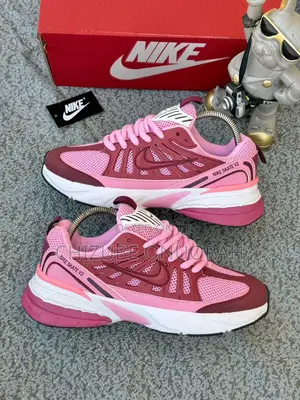 Nike V2 Skate Sneakers