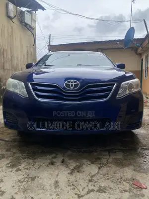 Toyota Camry LE 4dr Sedan (2.5L 4cyl 6AM) 2010 Blue