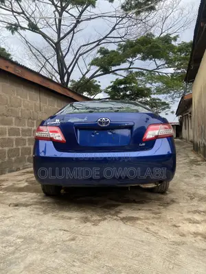 Toyota Camry LE 4dr Sedan (2.5L 4cyl 6AM) 2010 Blue