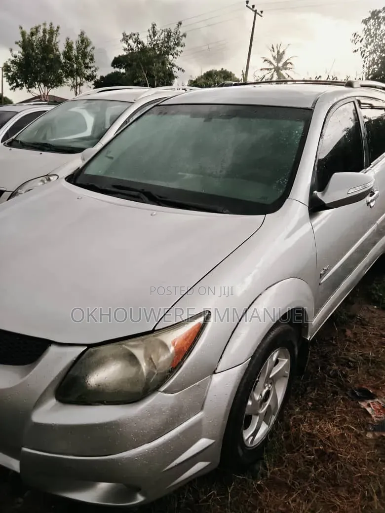 Pontiac Vibe Automatic 2004 Silver