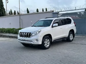 Toyota Land Cruiser Prado 2017 White