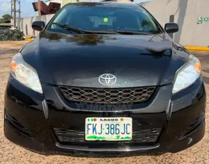 Toyota Matrix S Hatchback AWD (2.4L 4cyl 4A) 2009 Black