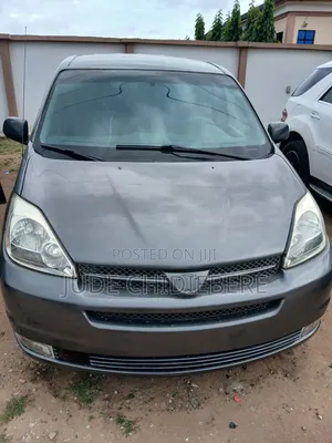 Toyota Sienna 2005 Gray