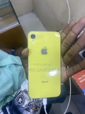 Apple iPhone XR 64 GB Yellow
