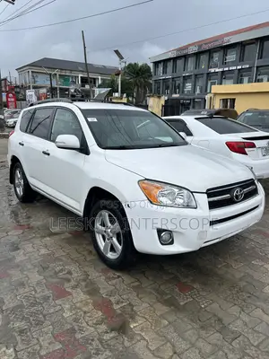Toyota RAV4 2010 White