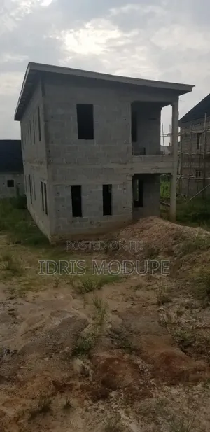 4bdrm Duplex in Ivory Gardens, Obafemi-Owode for sale