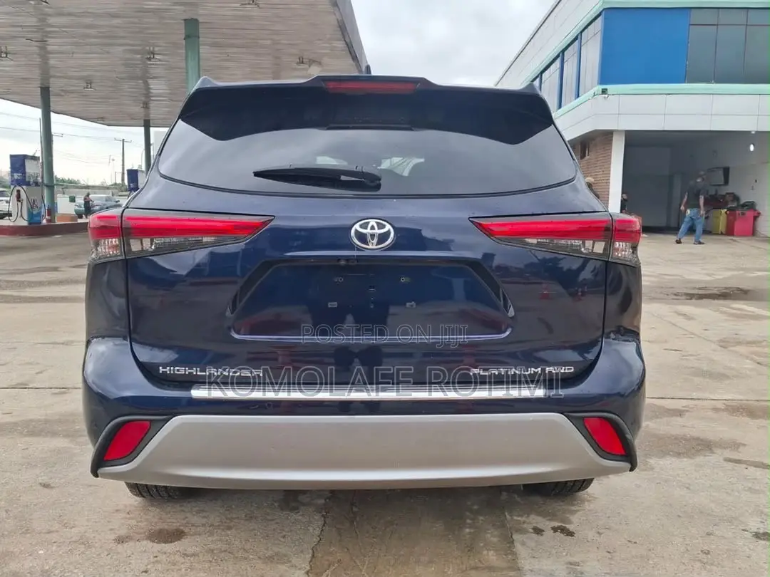 Toyota Highlander Platinum AWD 2020 Blue