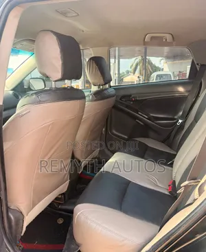 Toyota Matrix Hatchback FWD (1.8L 4cyl 5M) 2009 Black